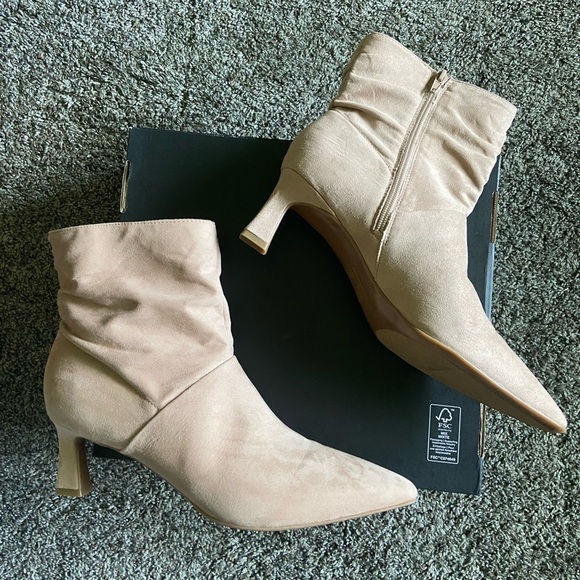 New in Box Naturalizer Tribute Ankle Bootie - Picture 3 of 10